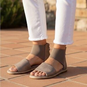 Eileen Fisher Tan Leather Open Toe Ankle Strap Low Platform Sandal